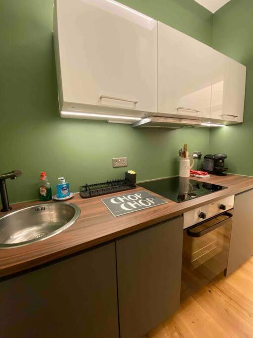 Interior Designed Flat Near Kew Botanical Gardens Appartement *