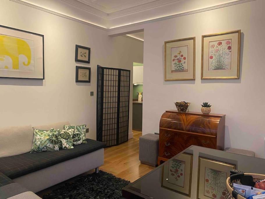 Appartement Interior Designed Flat Near Kew Botanical Gardens *