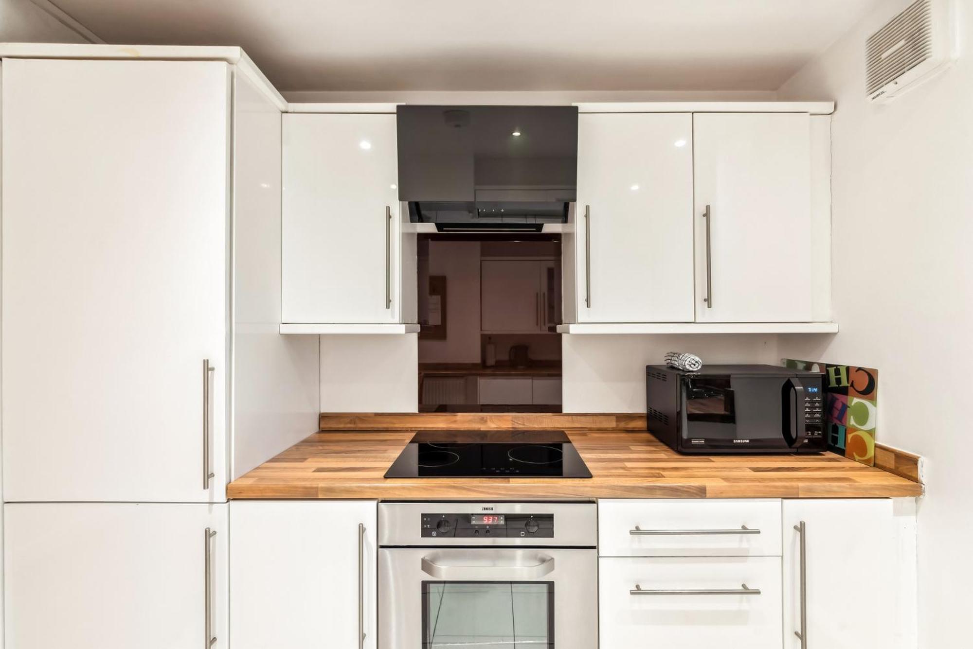Spacious Ground Floor - Fab Location Appartamento *