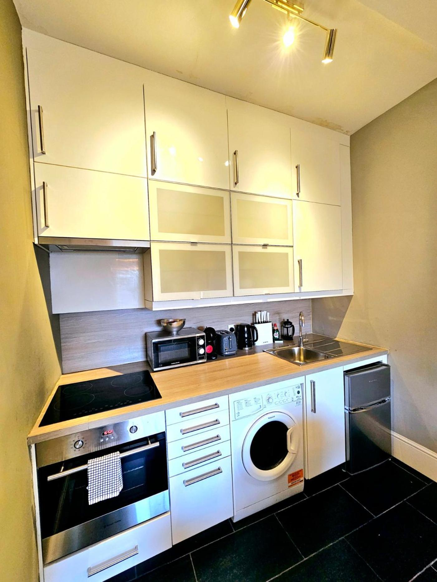 Gorgeous Hyde Park With Elevator Access By Tube Metro Stations Appartement