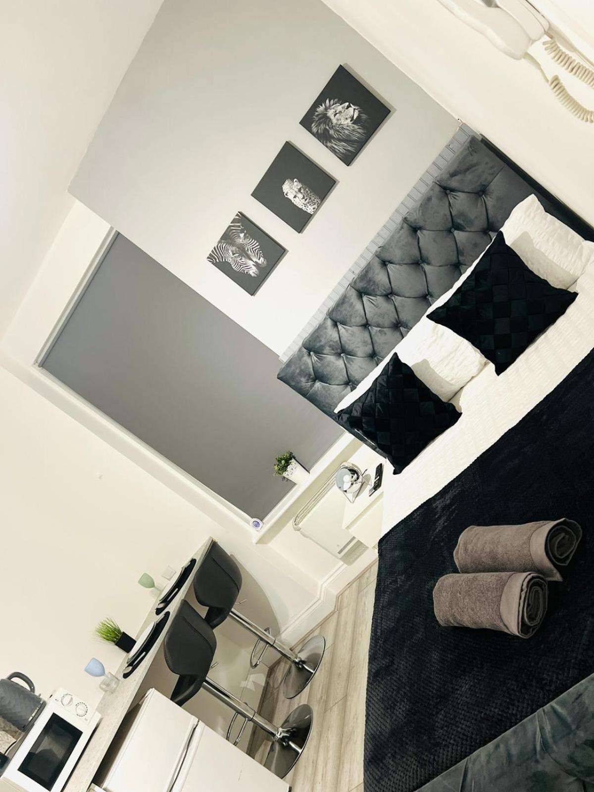 Apartment In Location *