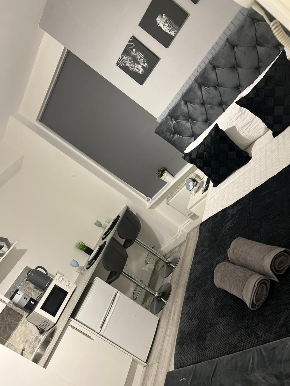 Apartment In Location *