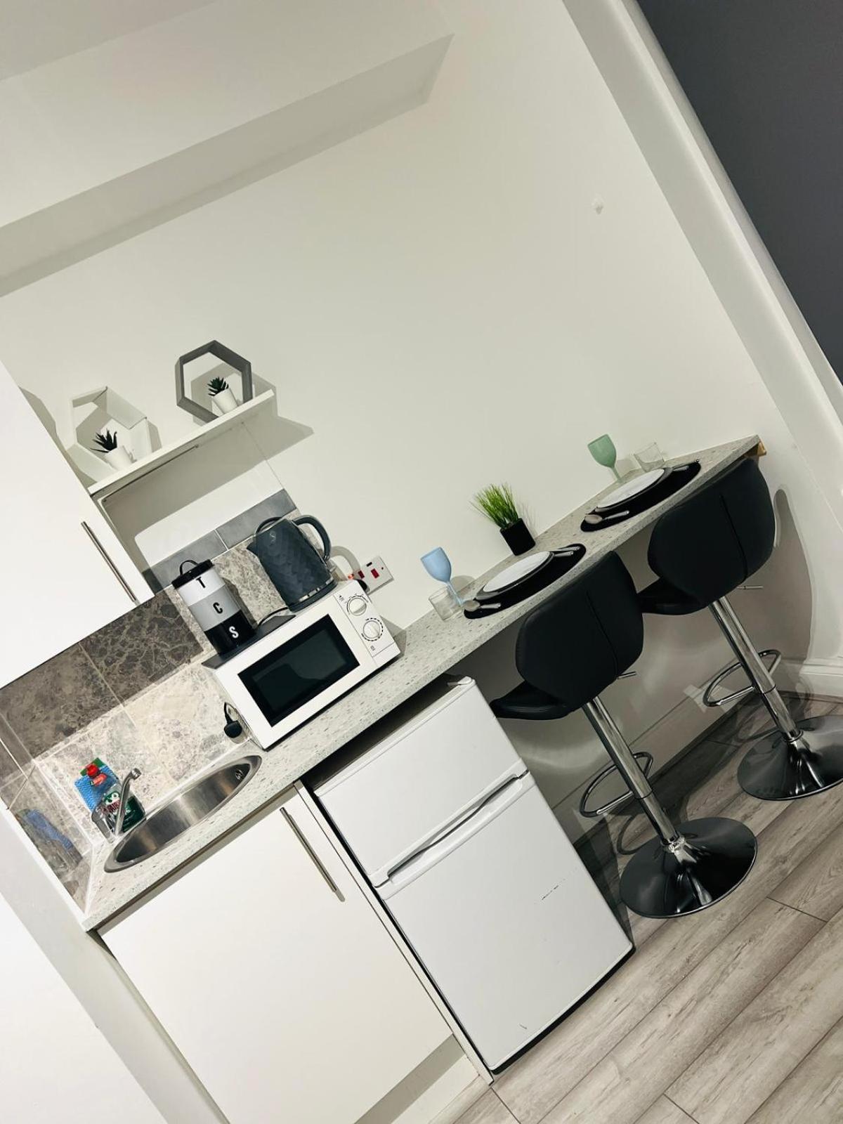 In Location Apartment London