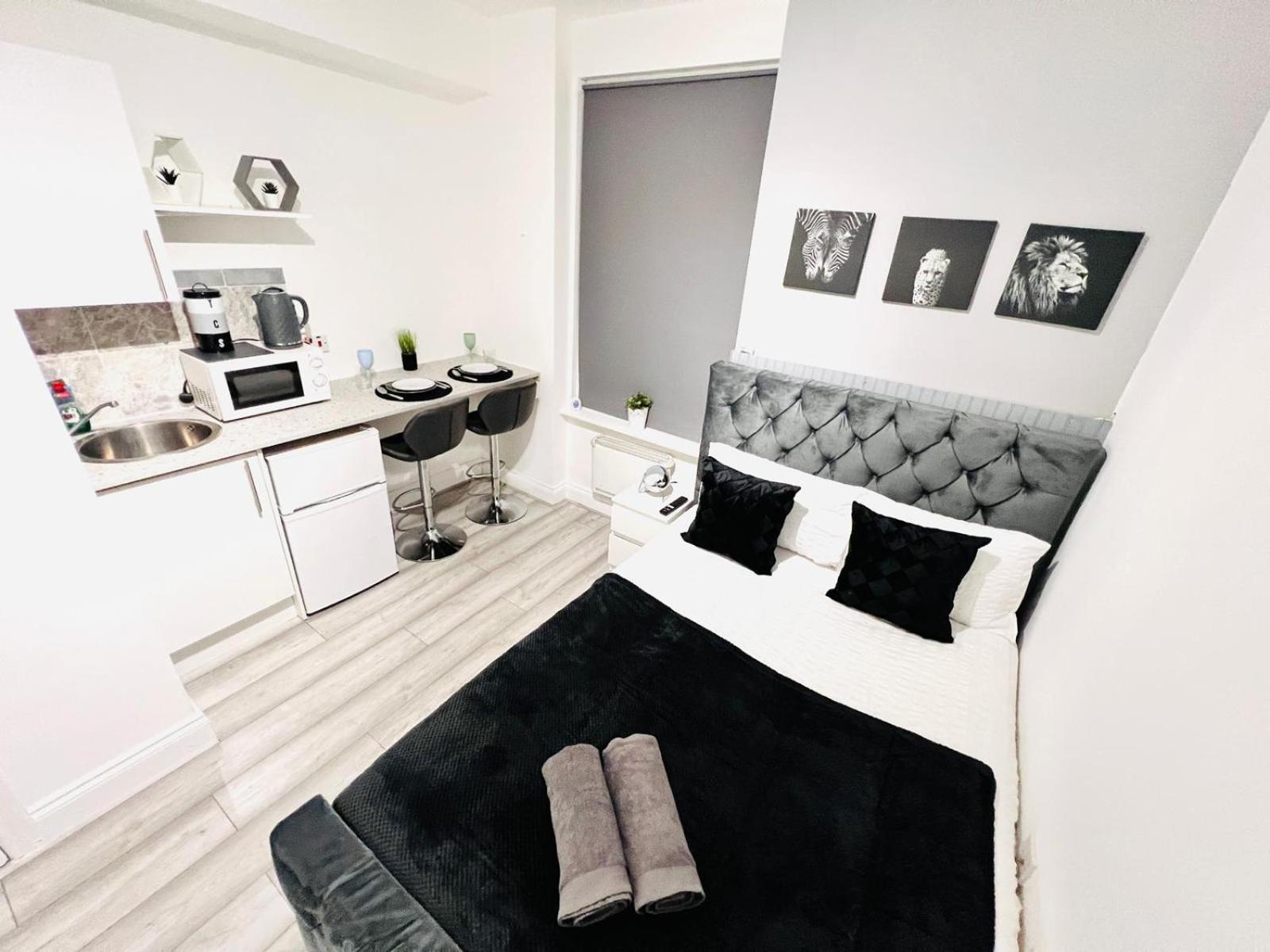 In Location Apartment London