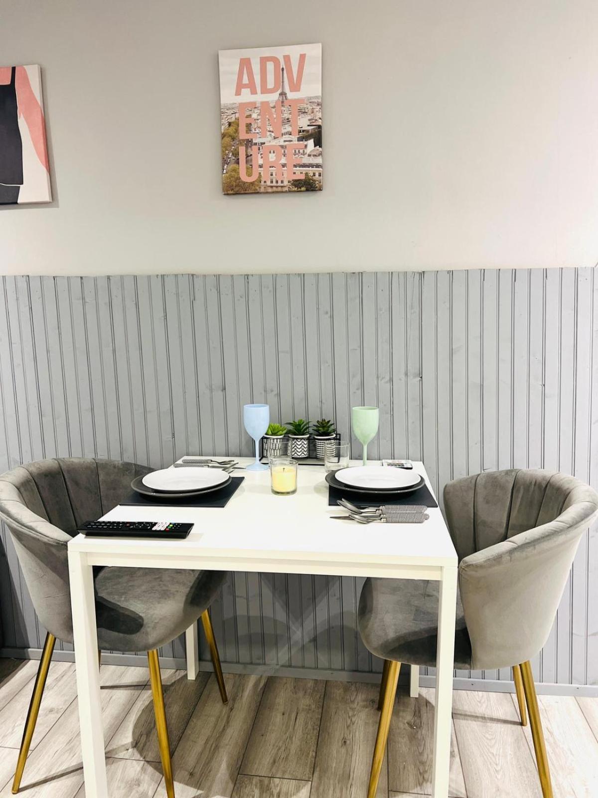 In Location Apartment London