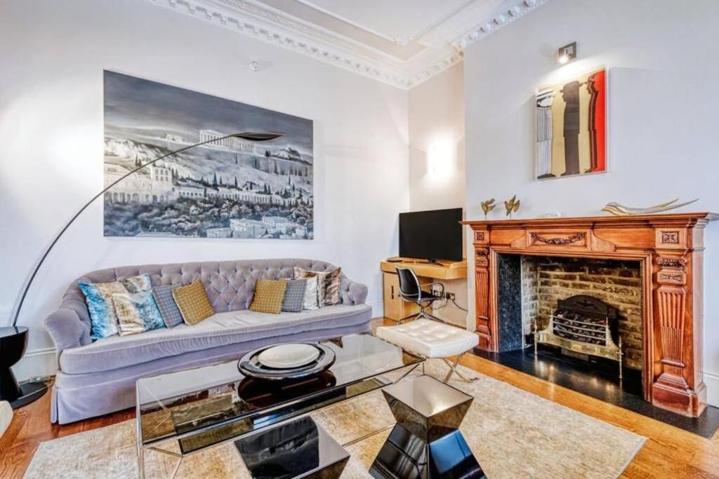 2 Bedroom Luxury Flat In South Kensington Londen