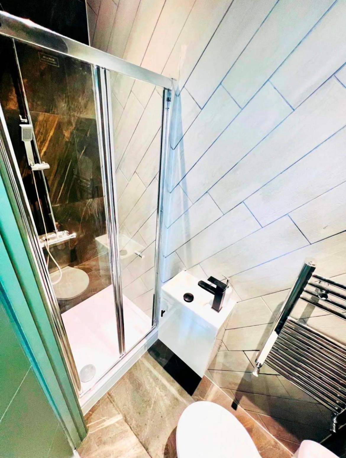 43 Ensuite Look Like Locations *