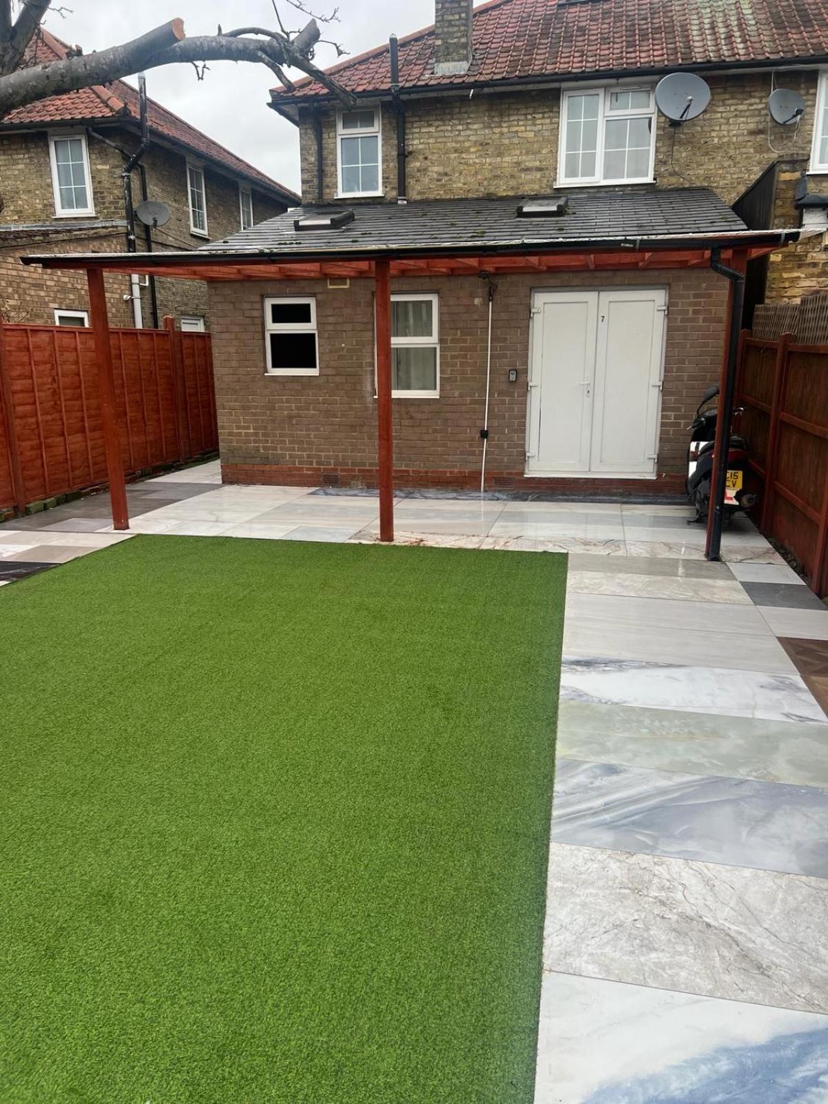 Good Priced Double In Sherperds Bush Guest house London