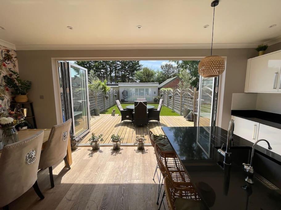 Vakantiehuis Luxury 4 Bed 2 Bath House With Garden Near Wimbledon Londen