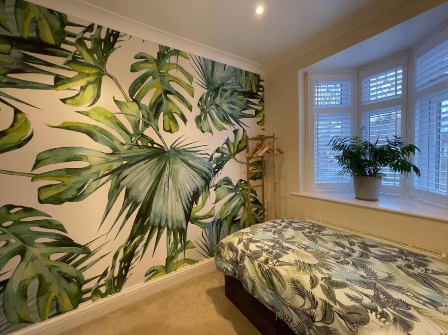 Luxury 4 Bed 2 Bath House With Garden Near Wimbledon Vakantiehuis *