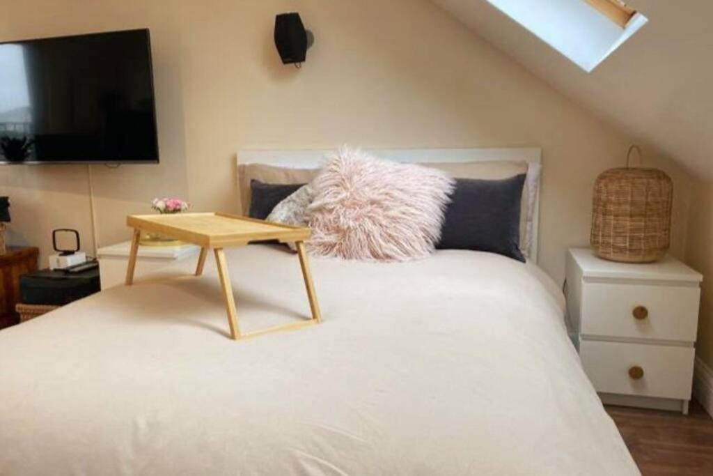 Luxury 4 Bed 2 Bath House With Garden Near Wimbledon Vakantiehuis