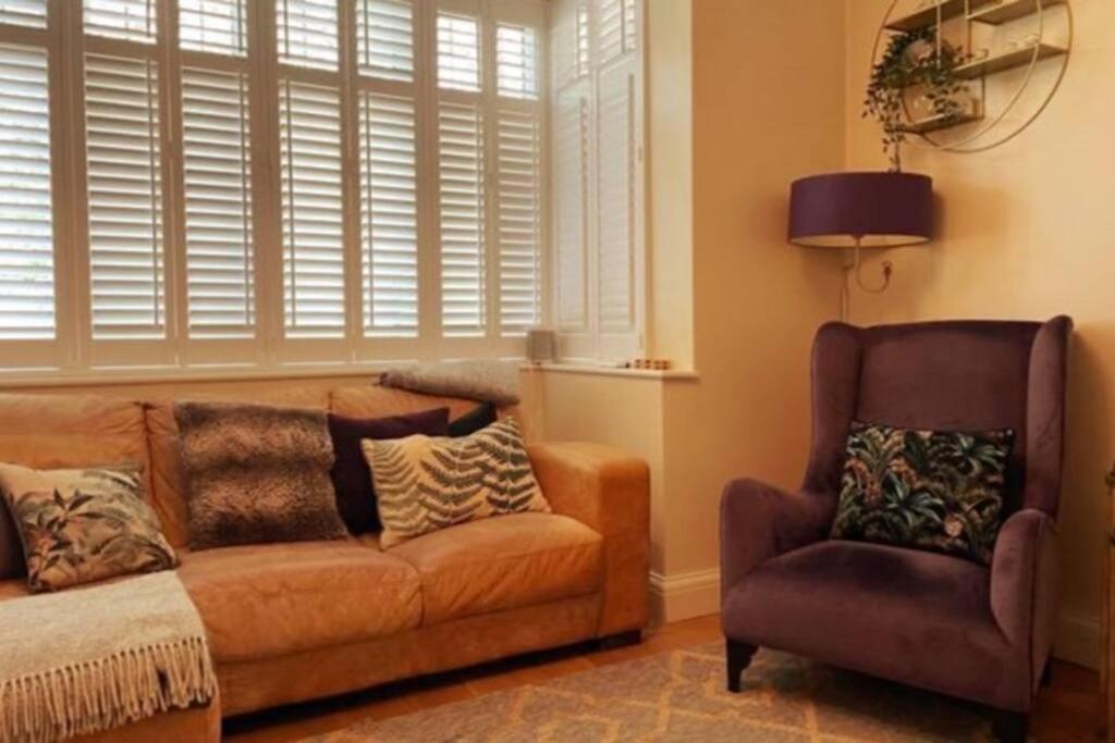 Luxury 4 Bed 2 Bath House With Garden Near Wimbledon Vakantiehuis *