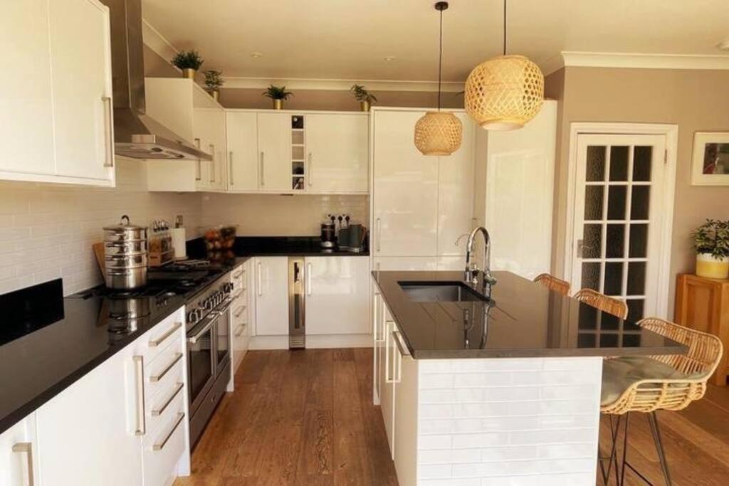 Vakantiehuis Luxury 4 Bed 2 Bath House With Garden Near Wimbledon