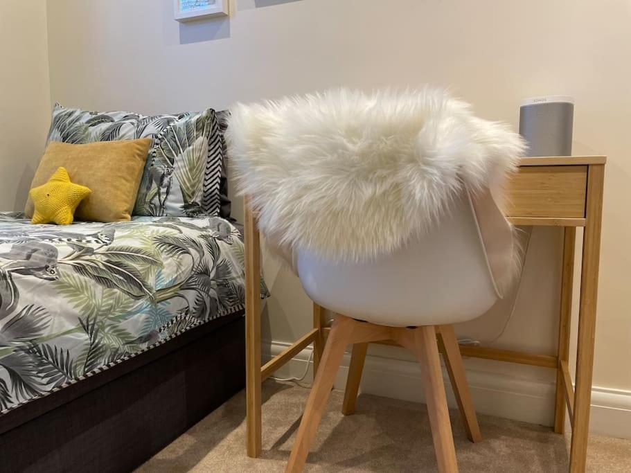 Luxury 4 Bed 2 Bath House With Garden Near Wimbledon
