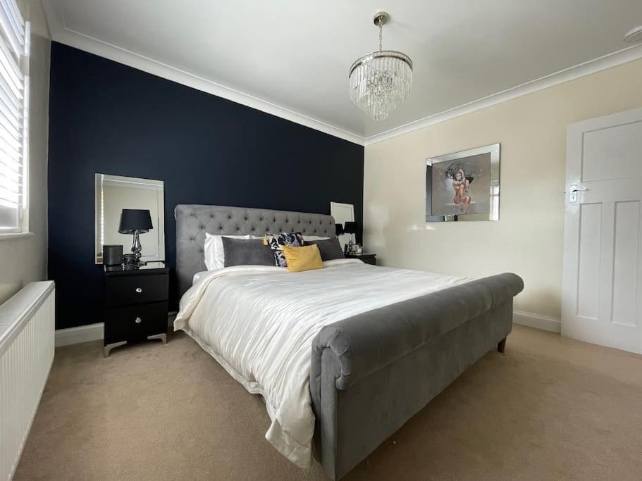 Luxury 4 Bed 2 Bath House With Garden Near Wimbledon * Londen