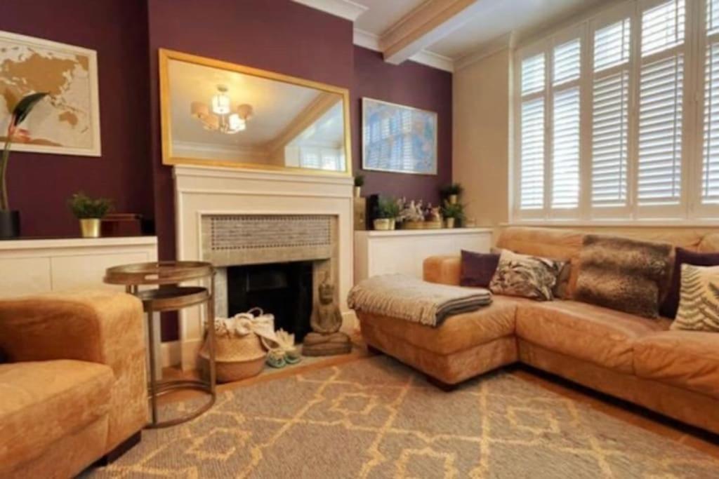 Vakantiehuis Luxury 4 Bed 2 Bath House With Garden Near Wimbledon *