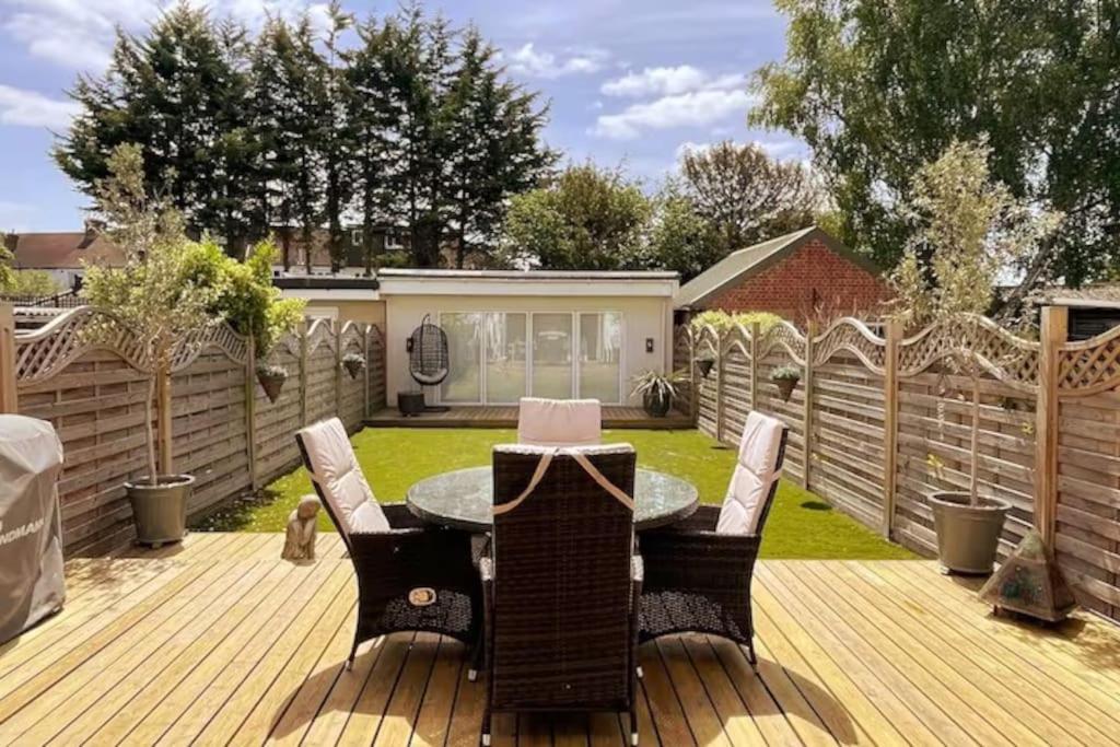 Luxury 4 Bed 2 Bath House With Garden Near Wimbledon * Londen