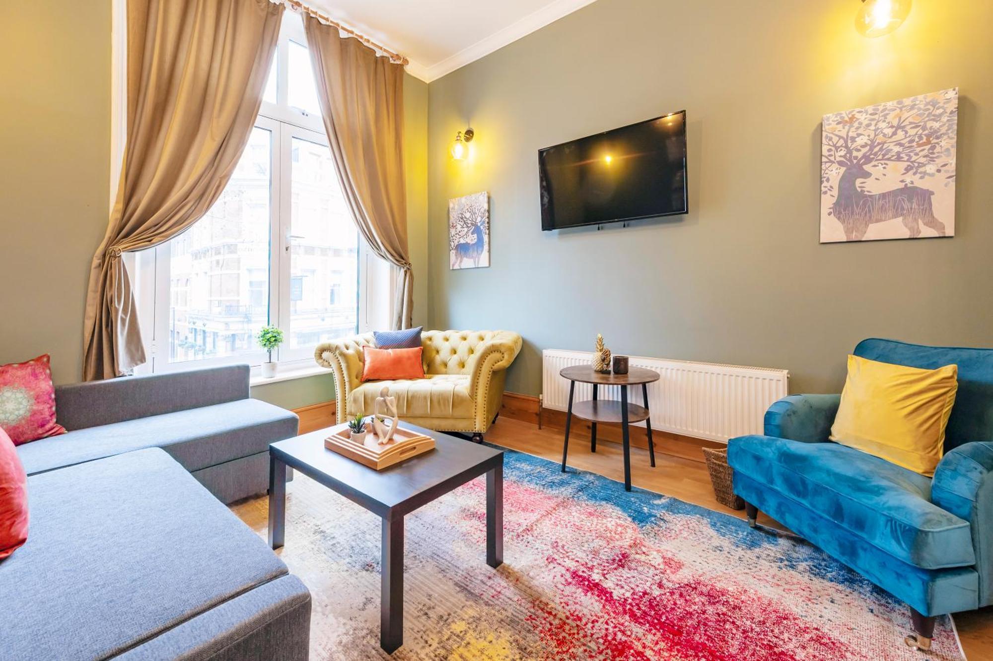 2 Bedroom In Center Of London