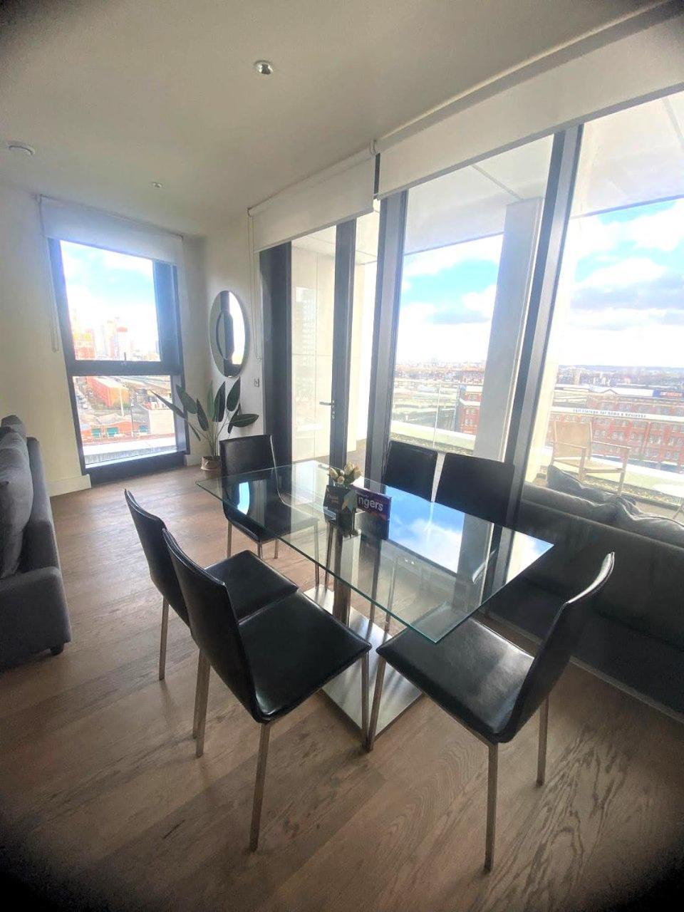 Apartment 3 Bedroom Penthouse With Private Terrace, Battersea, Nine Elms *