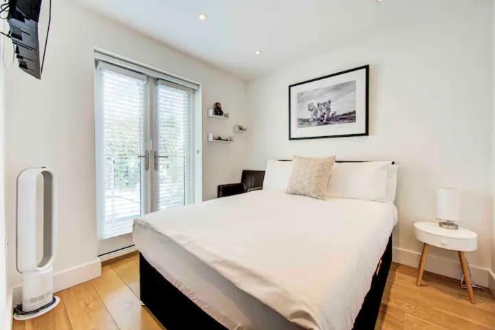 Casa vacanze Stunning 4 Bedroom, 3 Bathroom House With Private Hottub & Gym - Escape London, In Lonon *
