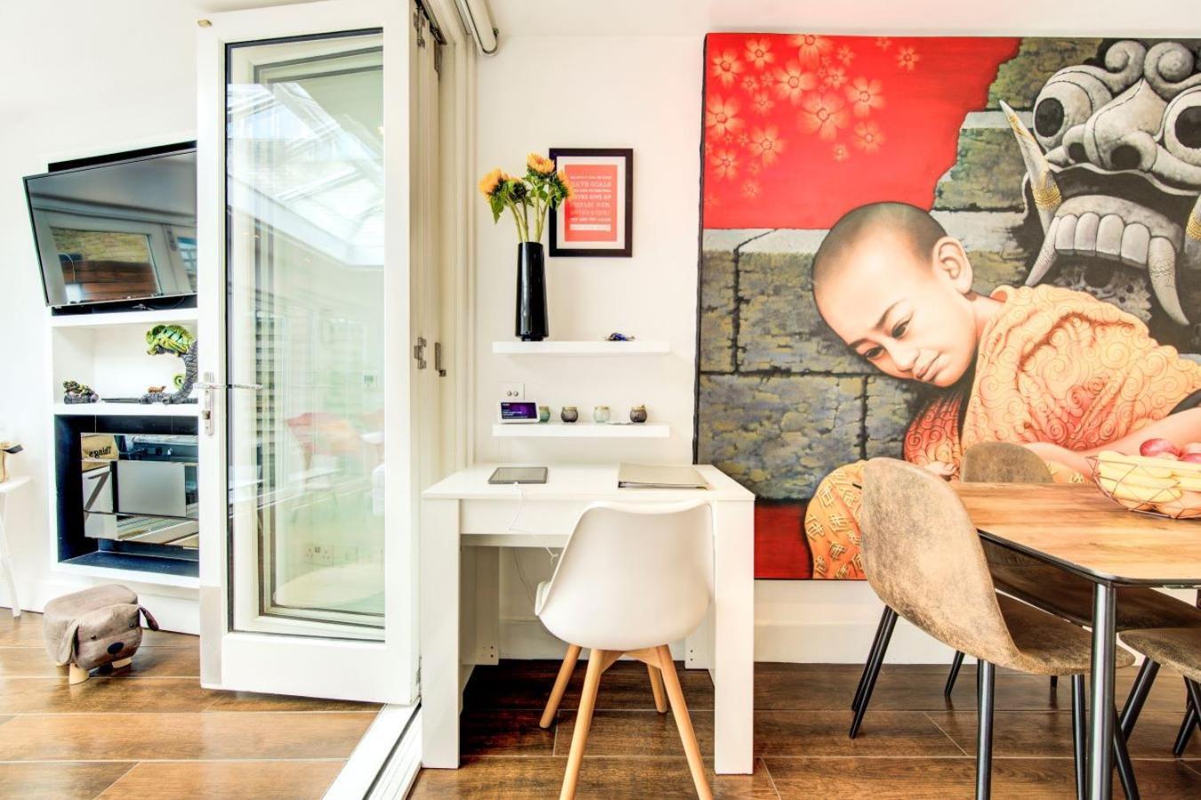 Casa vacanze Stunning 4 Bedroom, 3 Bathroom House With Private Hottub & Gym - Escape London, In Lonon *