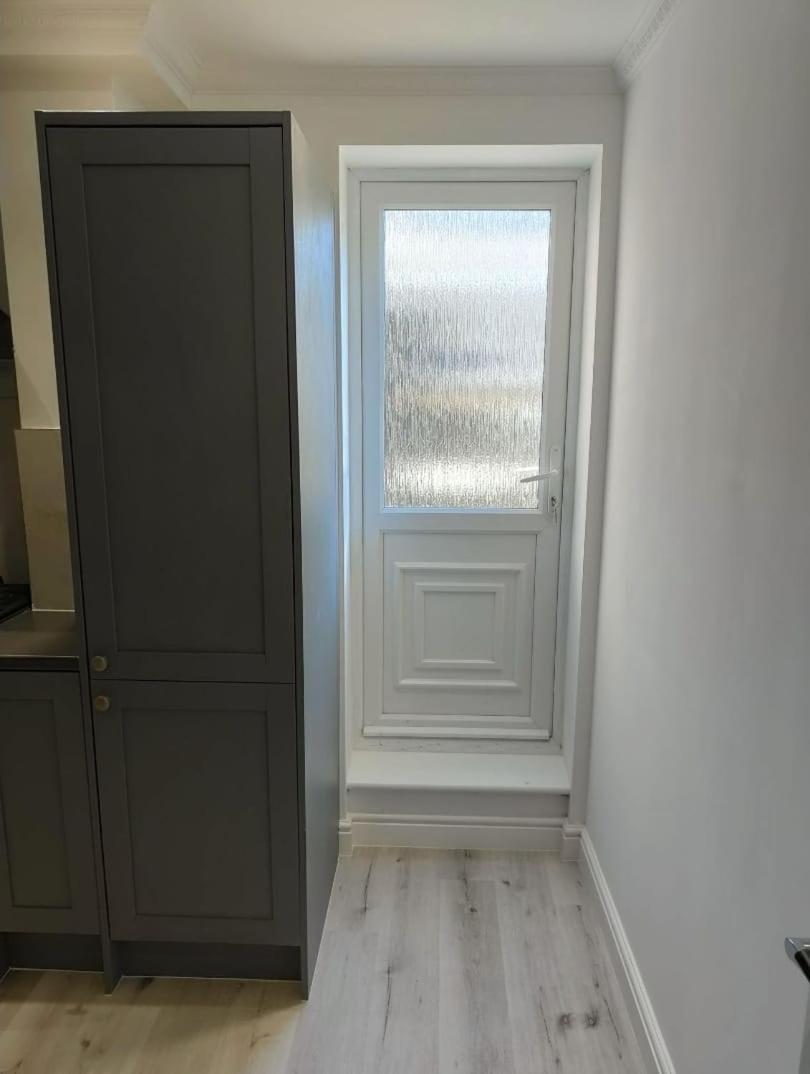 Flat 6 Crawford *