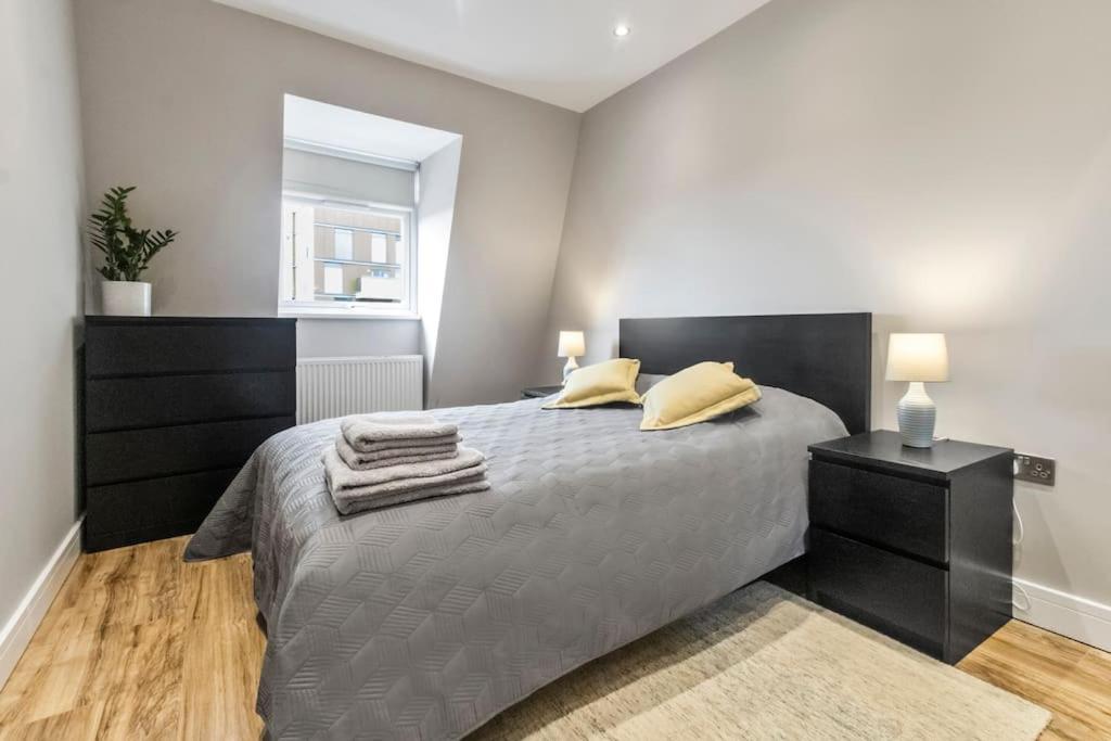 2 Bedroom Flat, Wembley Stadium * Londra