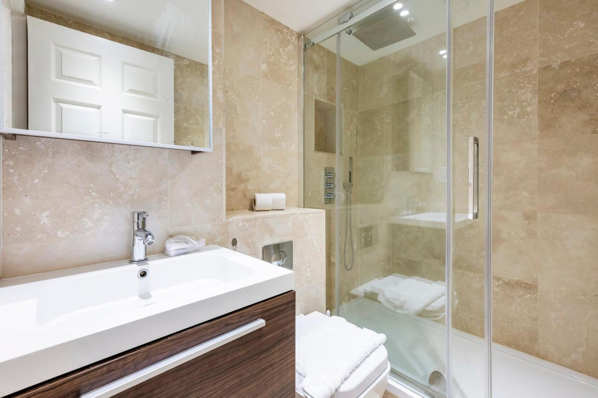Beautiful 2-bed Flat-hosted By Sweetstay