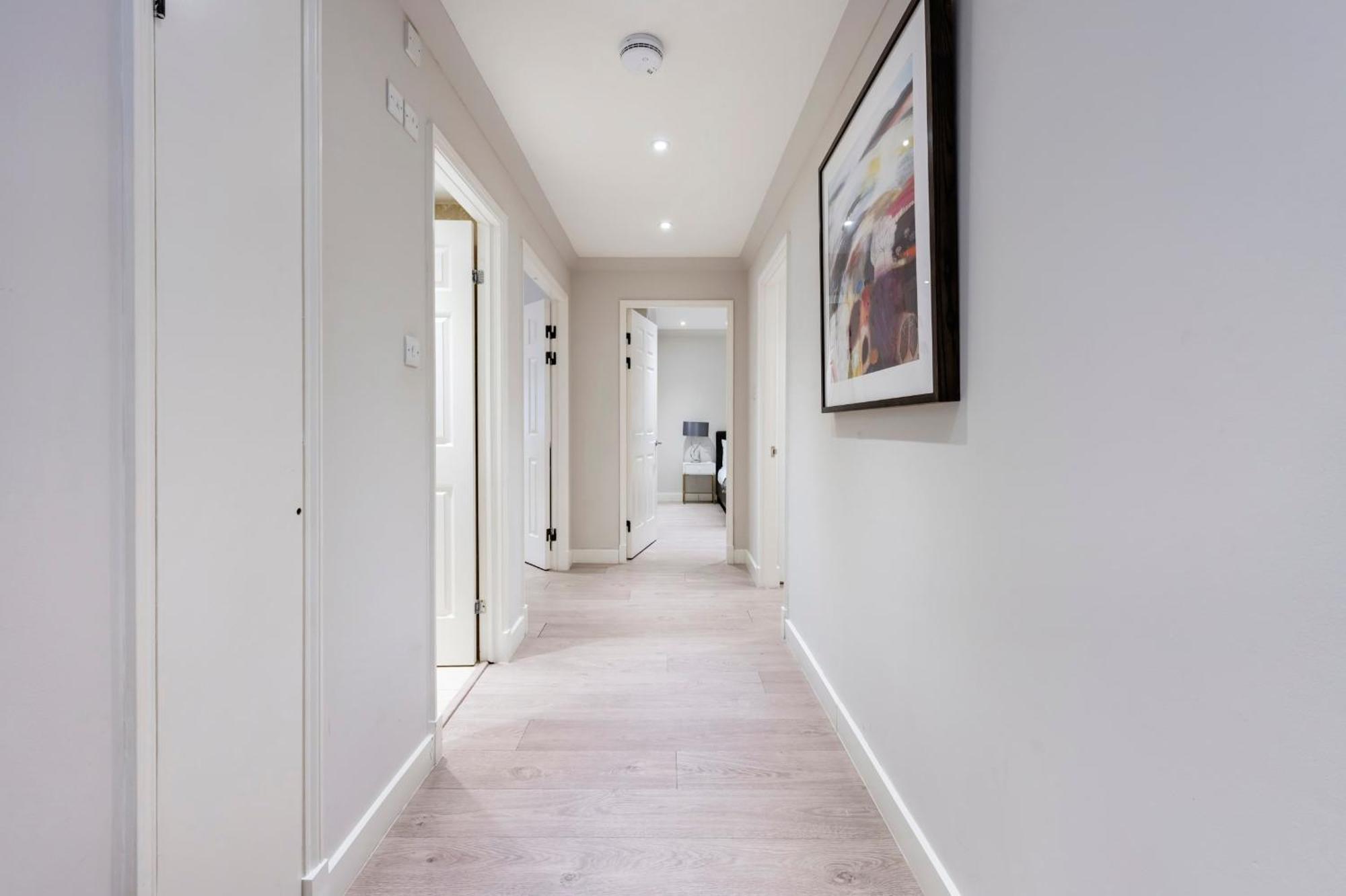 Stunning 2-bedroom-hosted By Sweetstay Lägenhet