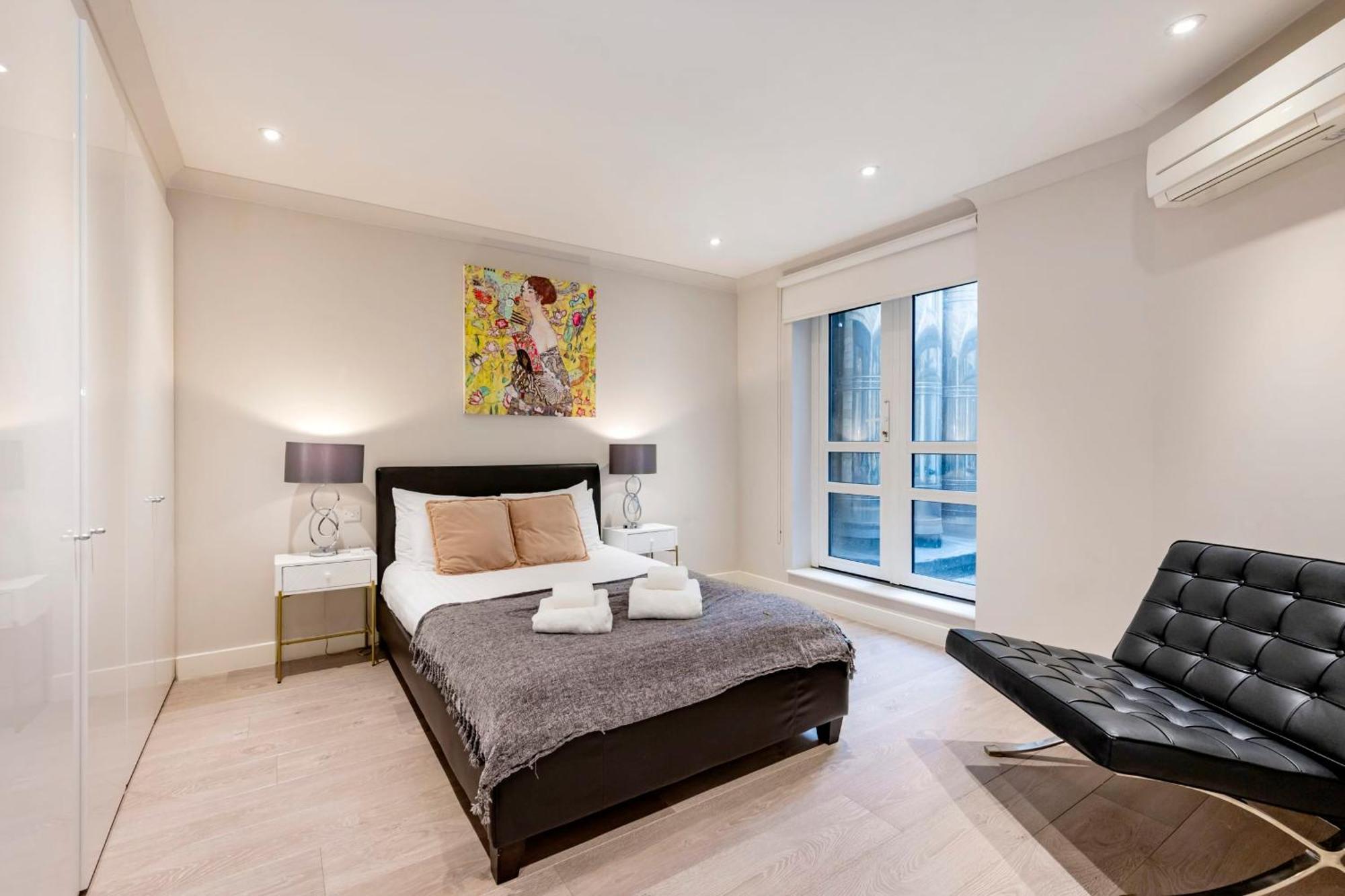 Stunning 2-bedroom-hosted By Sweetstay * London