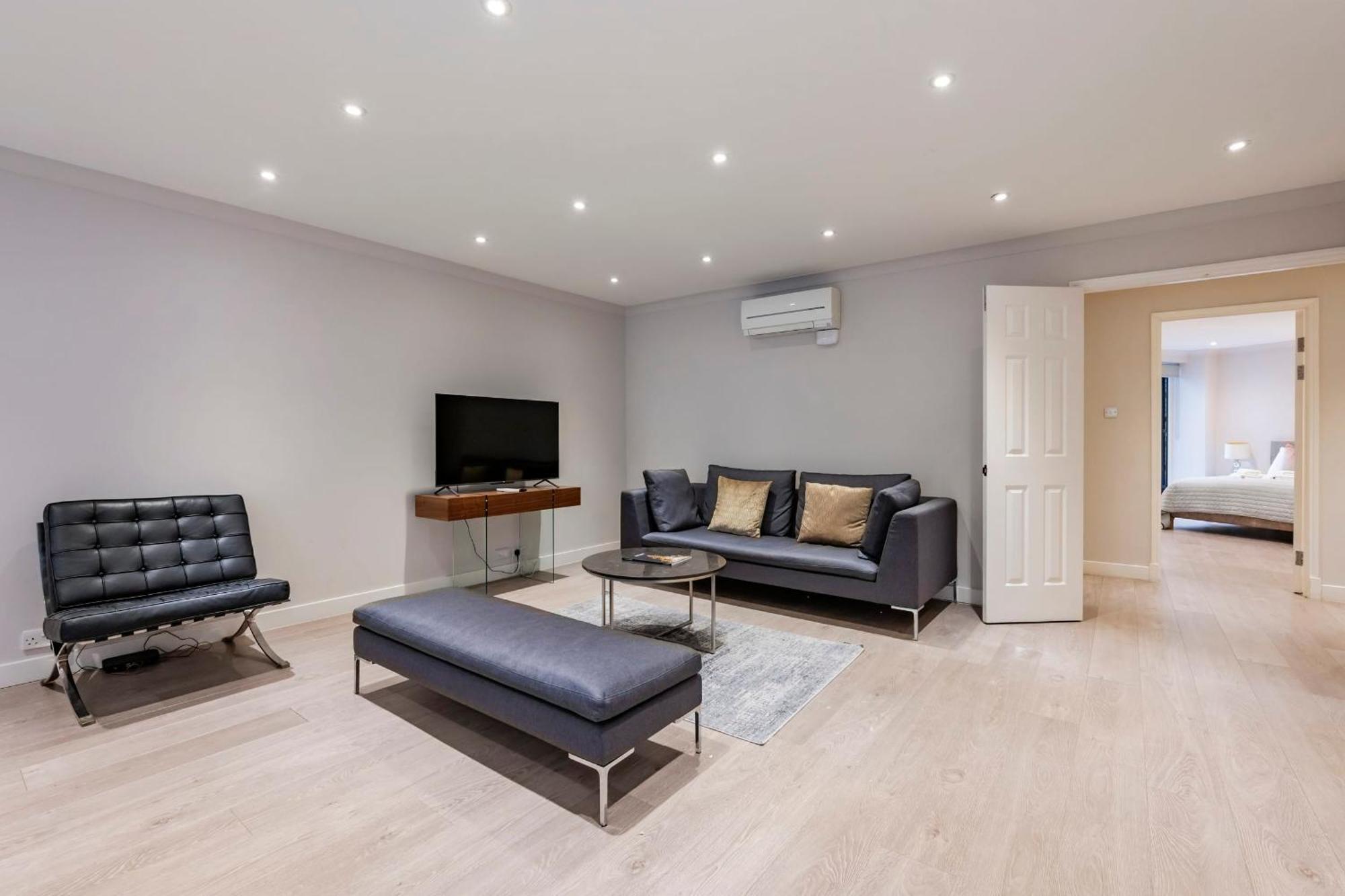 Beautiful 2-bed Flat-hosted By Sweetstay Apartment London