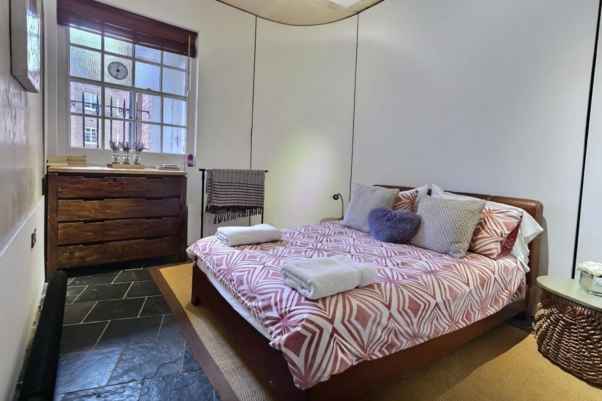 1 Bedroom Flat In Kings Cross Lägenhet