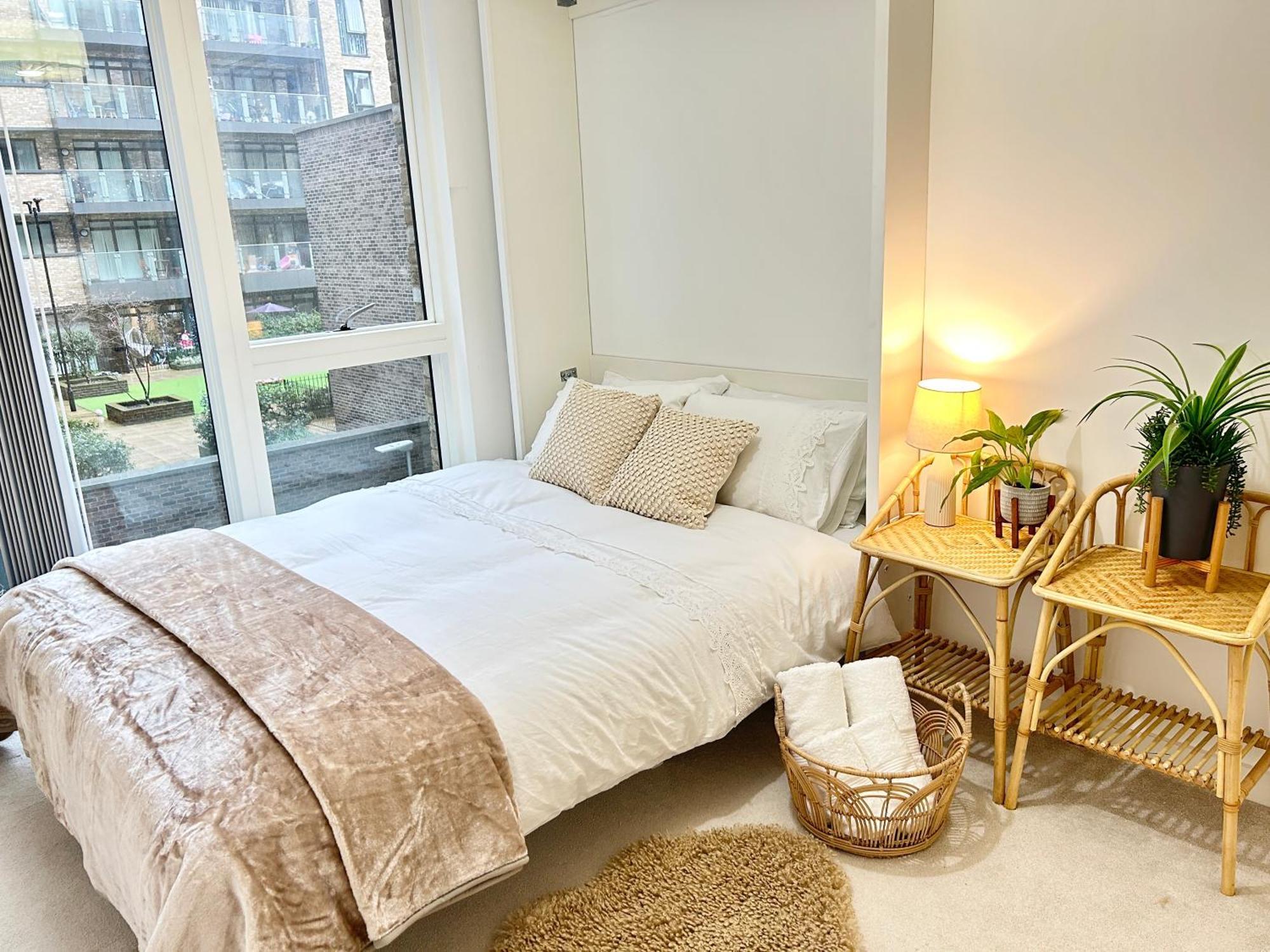 Canary Wharf, Sleeps 4, Fast Wifi, Gym, Prime Location Appartement Londen