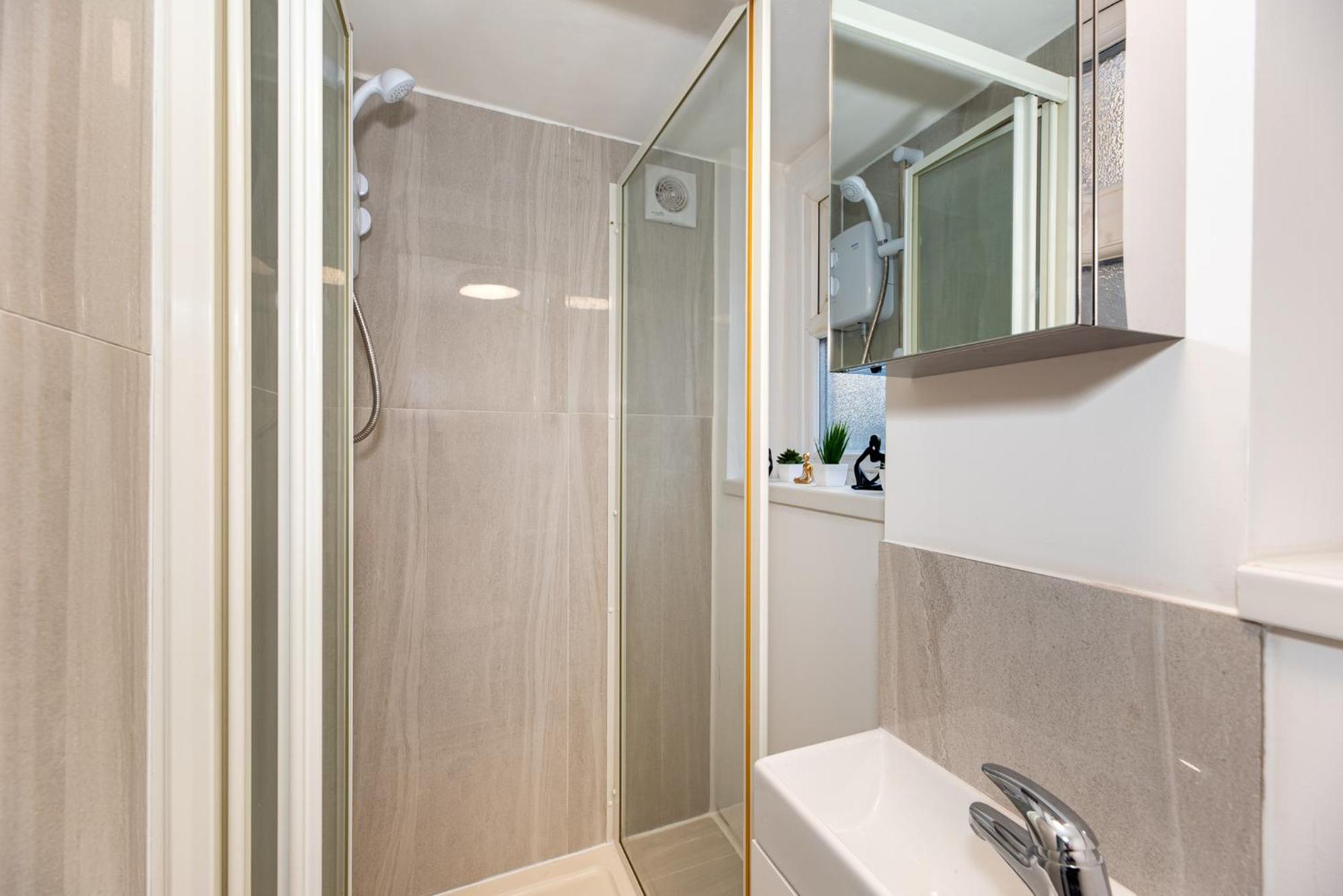 Cozy Ground-floor Studio, Excellent Access Londres