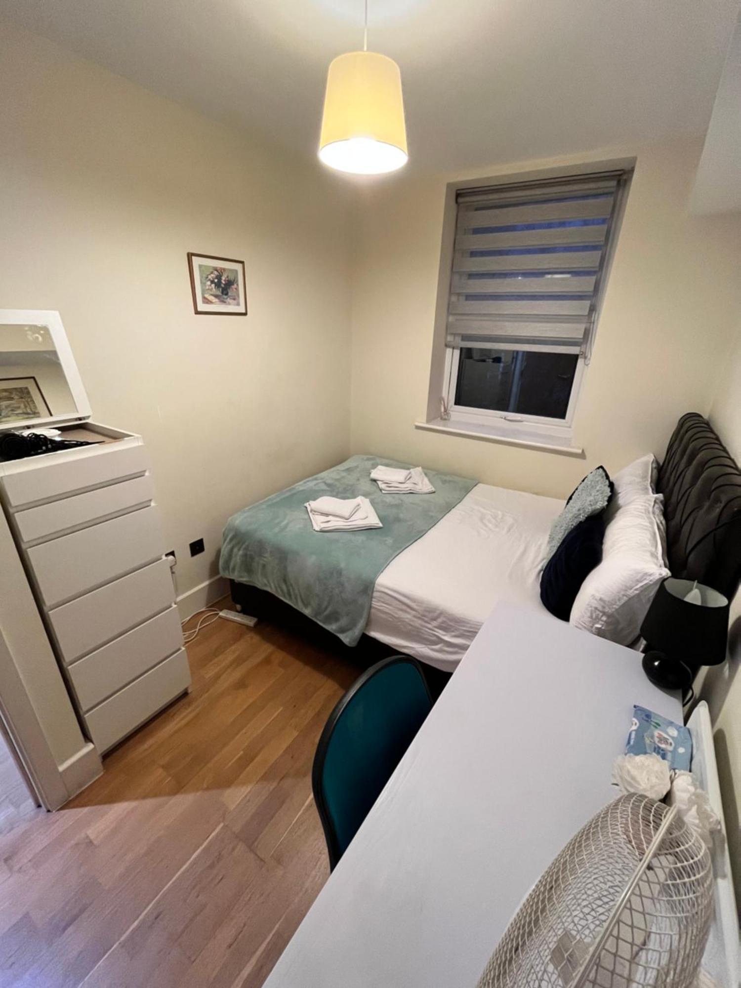 Metropolitan Coziness Private Bedrooms In Euston Station 161 Pensionat *