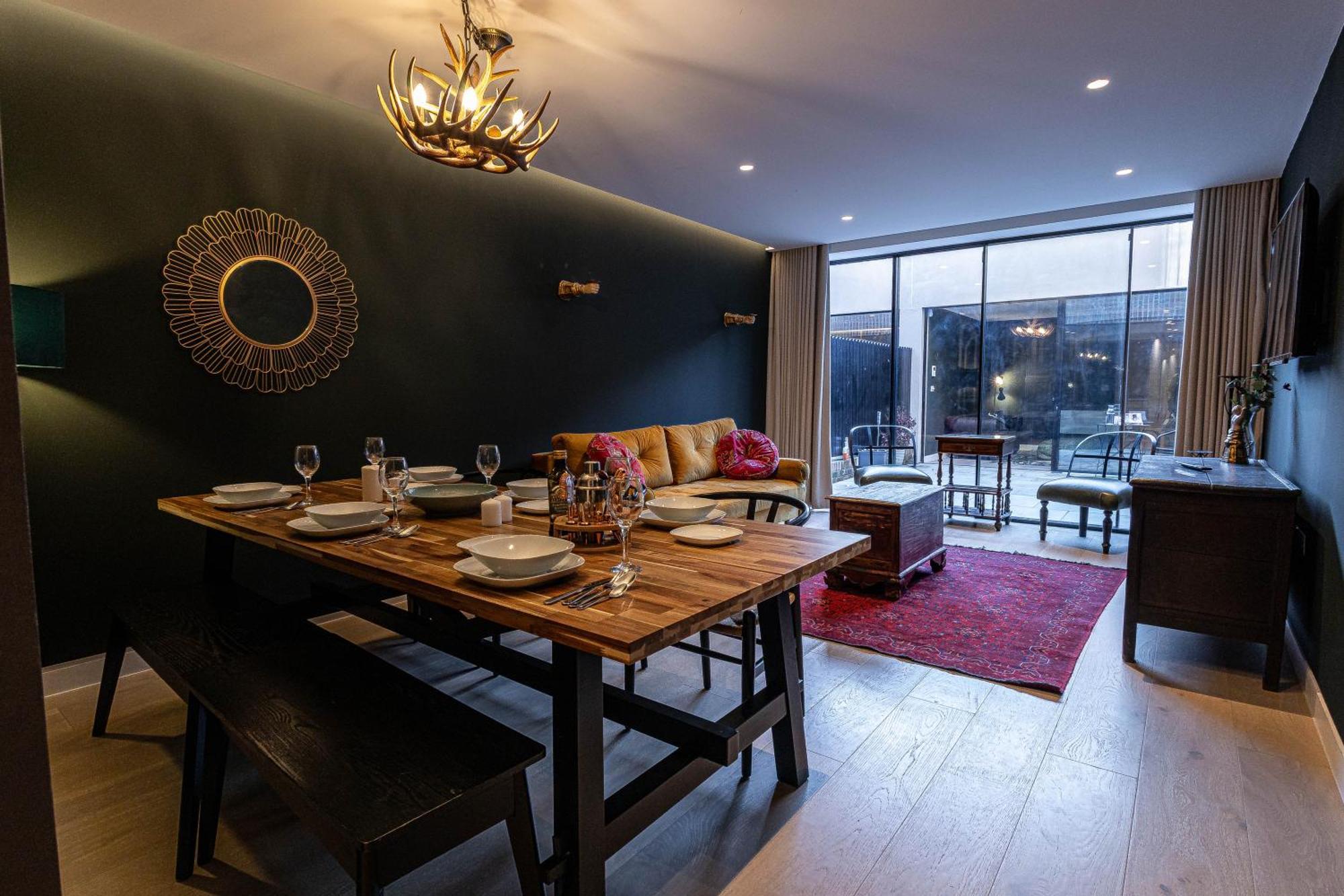 The Arches Luxurious Three Bedroom Close To Hampstead Heath With Garden Balcony And Courtyard Appartement
