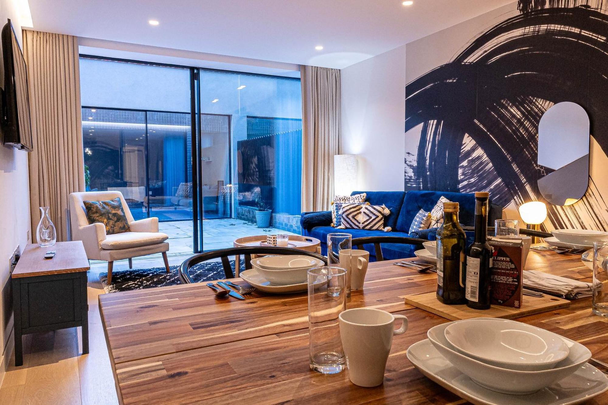 The Arches Luxurious Three Bedroom Close To Hampstead Heath With Garden Balcony And Courtyard Appartement Londen