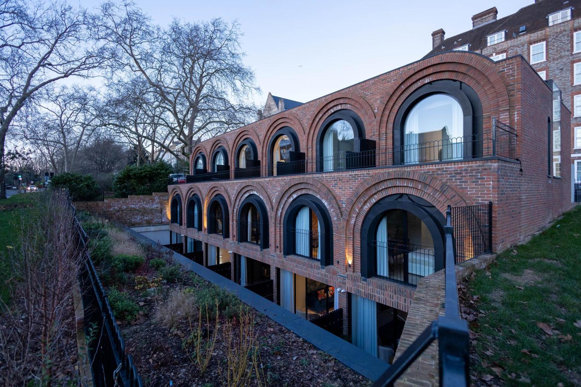 The Arches Luxurious Three Bedroom Close To Hampstead Heath With Garden Balcony And Courtyard Londen