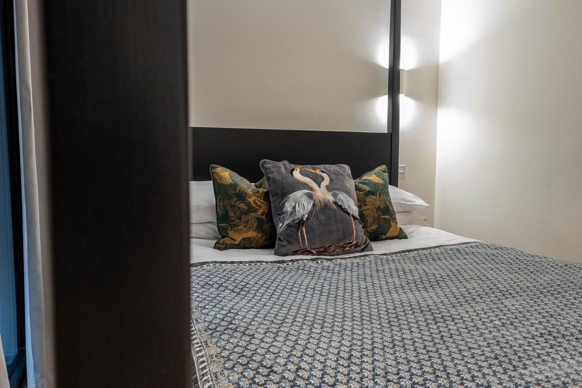 The Arches Luxurious Three Bedroom Close To Hampstead Heath With Garden Balcony And Courtyard Londen