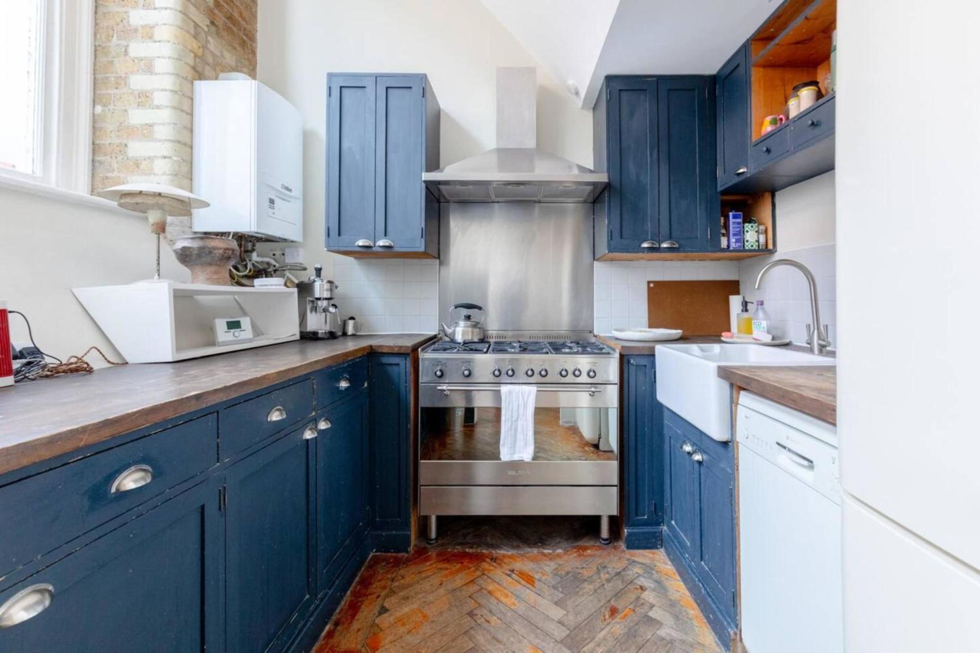 Tastefully Curated Mezzanine Flat Hackney! Lägenhet