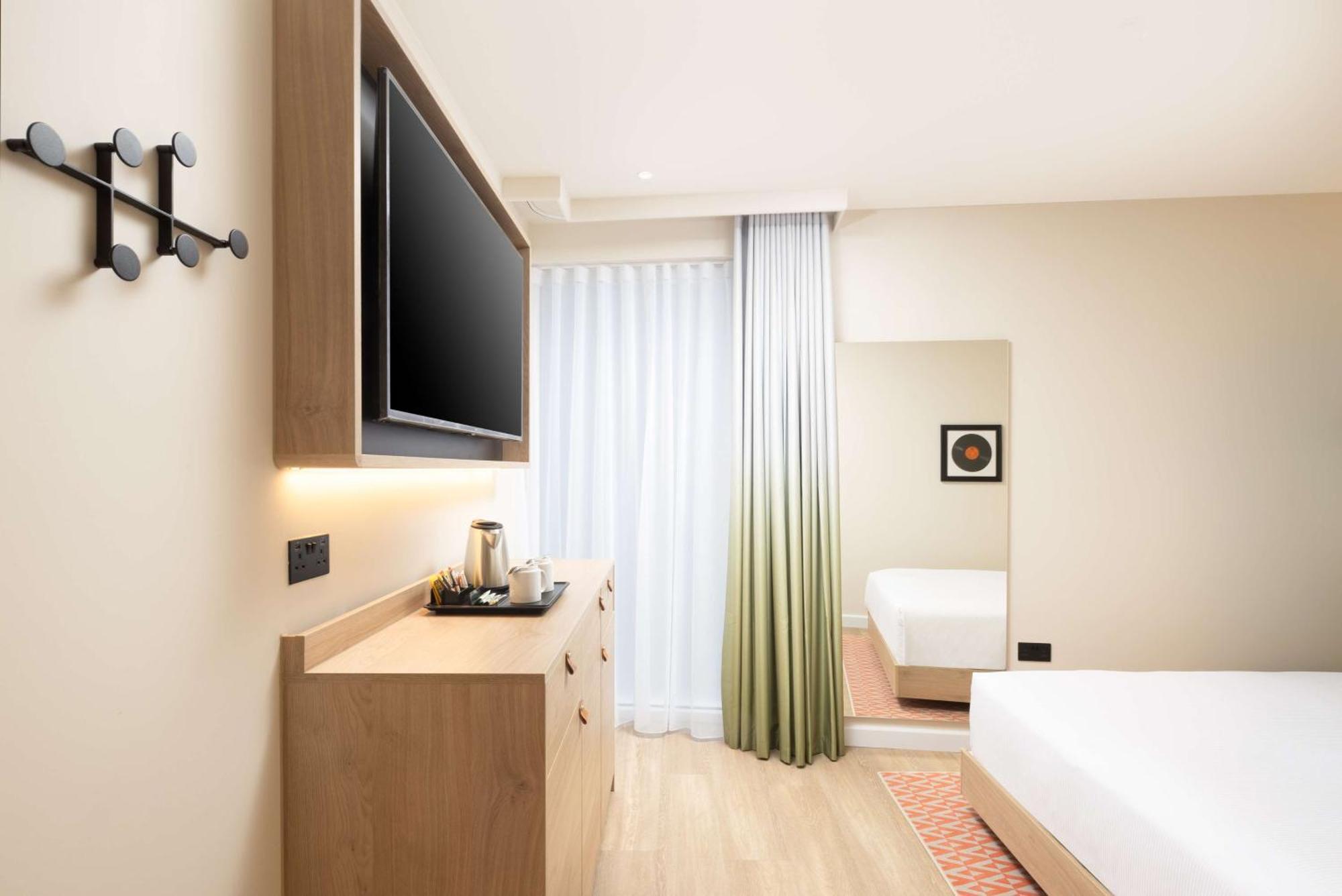 Hotel Hampton By Hilton Old Street 3*