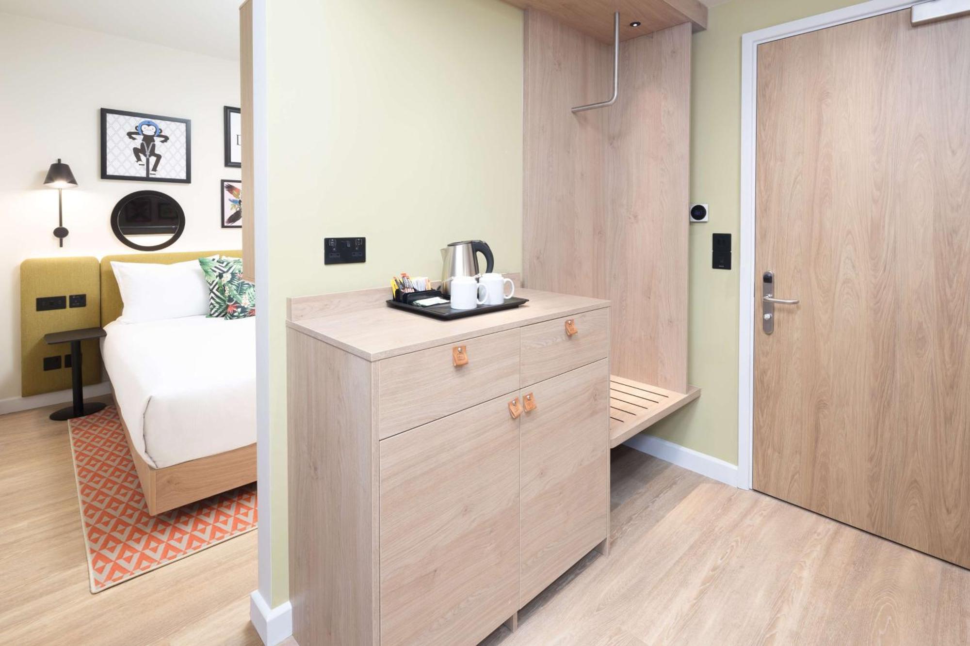 Hampton By Hilton Old Street 3*