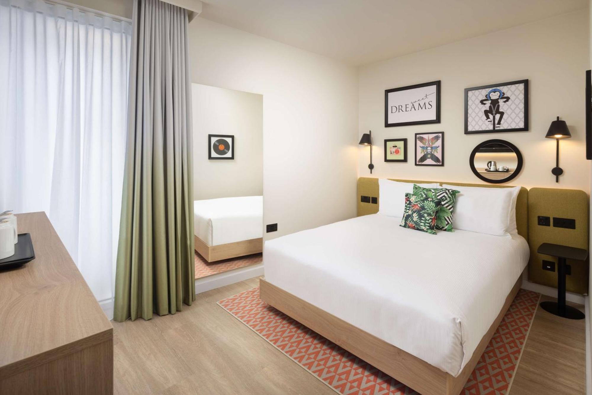 Hampton By Hilton Old Street 3*