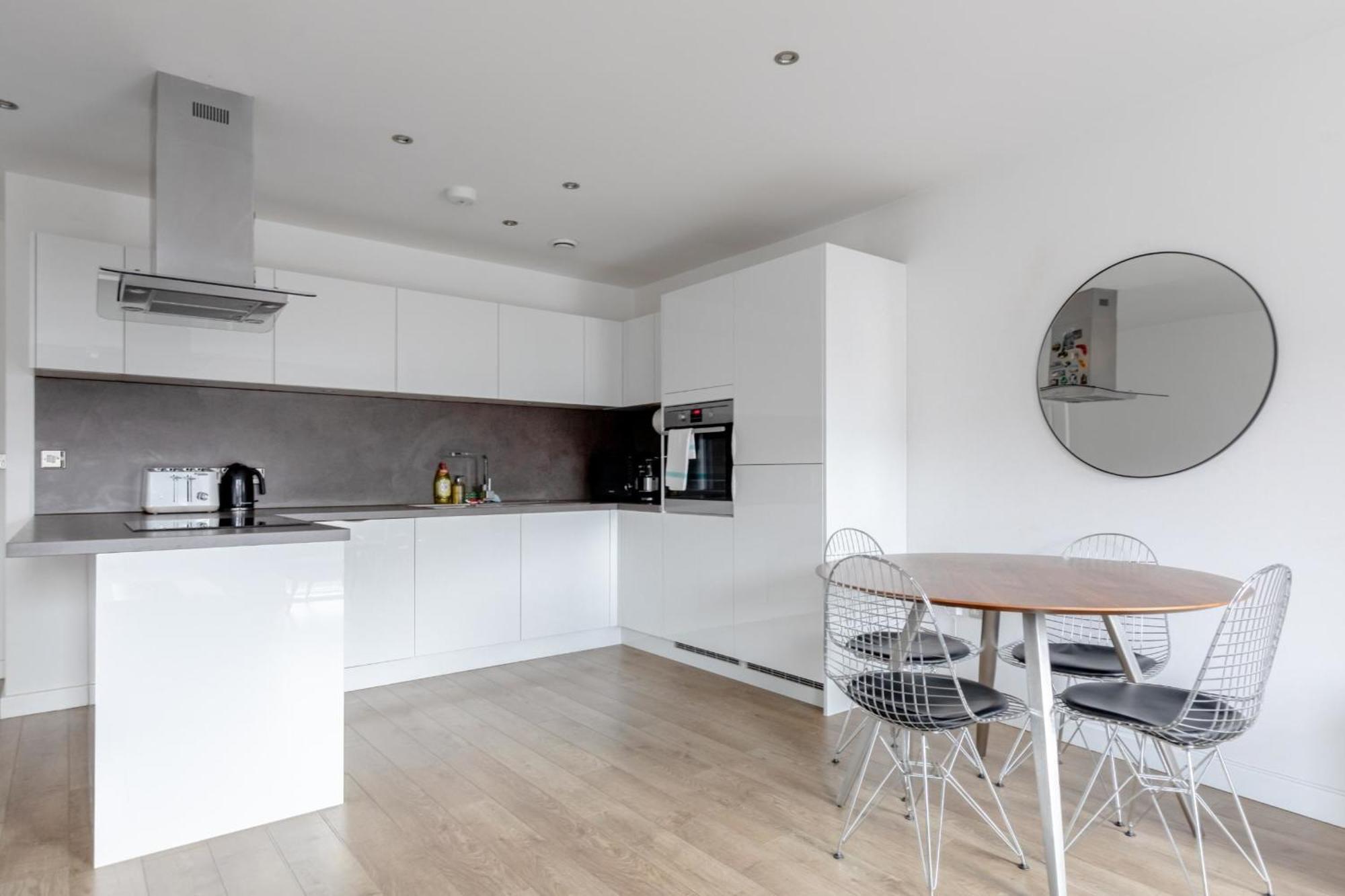Gorgeous 1bd Flat - 10 Mins From Clapham Common! Appartement Londen