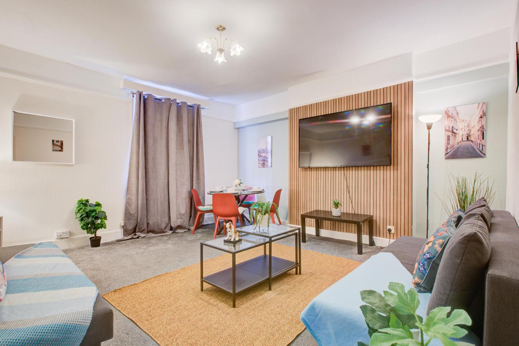 2 Bedroom And Living In Appartement Londres