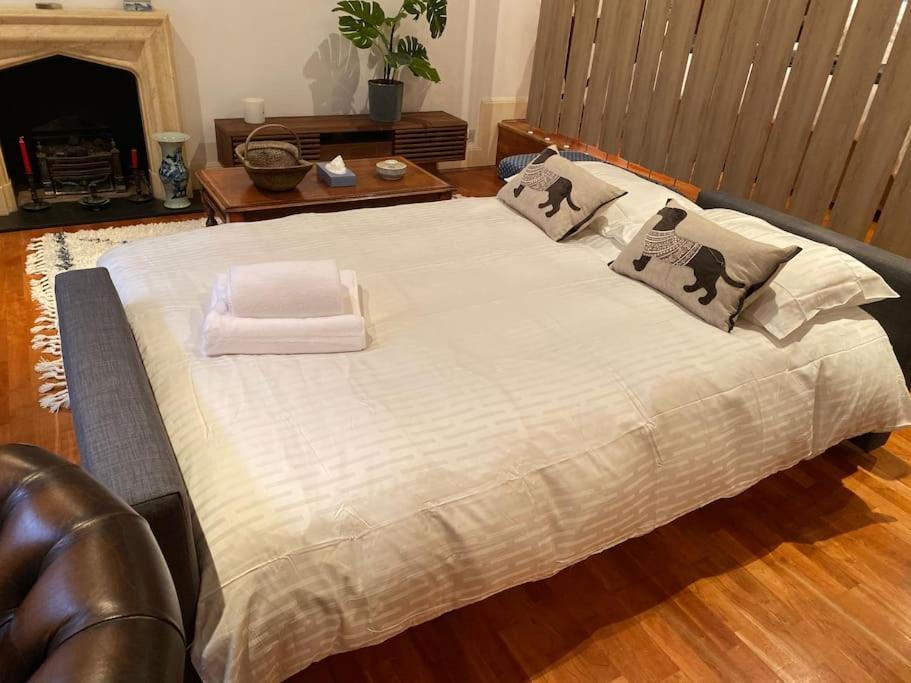 Spacious Flat In The Desirable Area Of Leilighet London