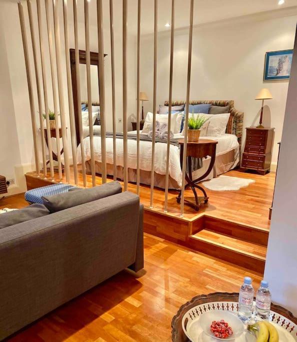 Leilighet Spacious Flat In The Desirable Area Of