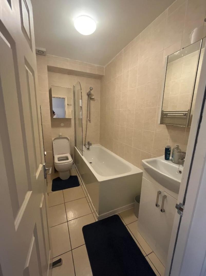 Flat 2, 419 Fulham Apartment *