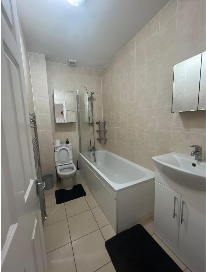 Flat 6, 419 Fulham Apartment *