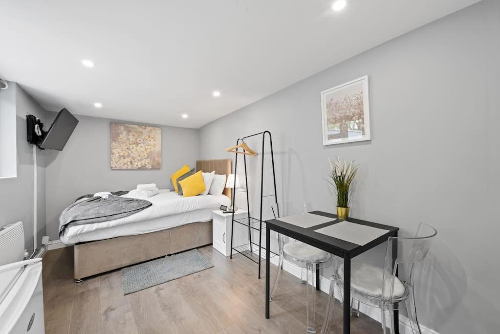Apartment In Wood With Private Garden *